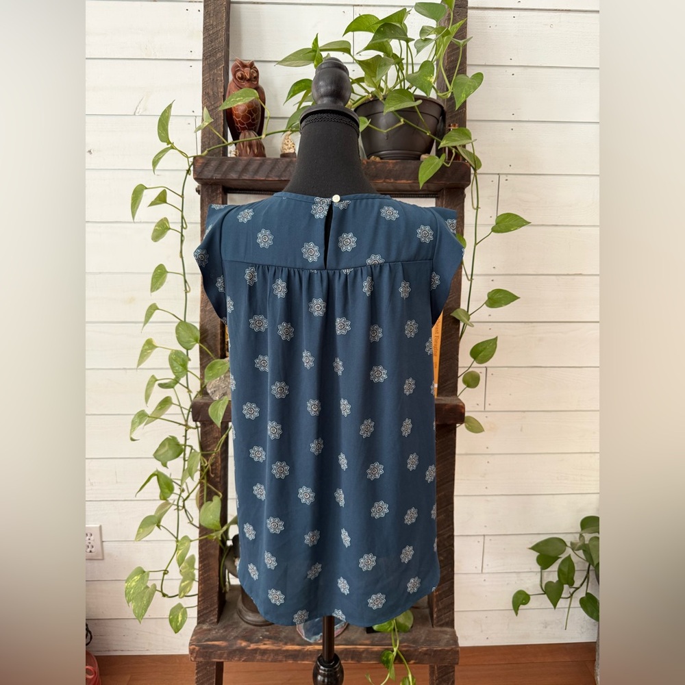 Loft Floral Blue Women's Flutter Sleeve Top - Picture 9 of 14